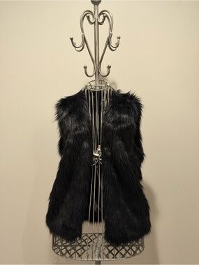 H&M Black Faux
Fur Vest
